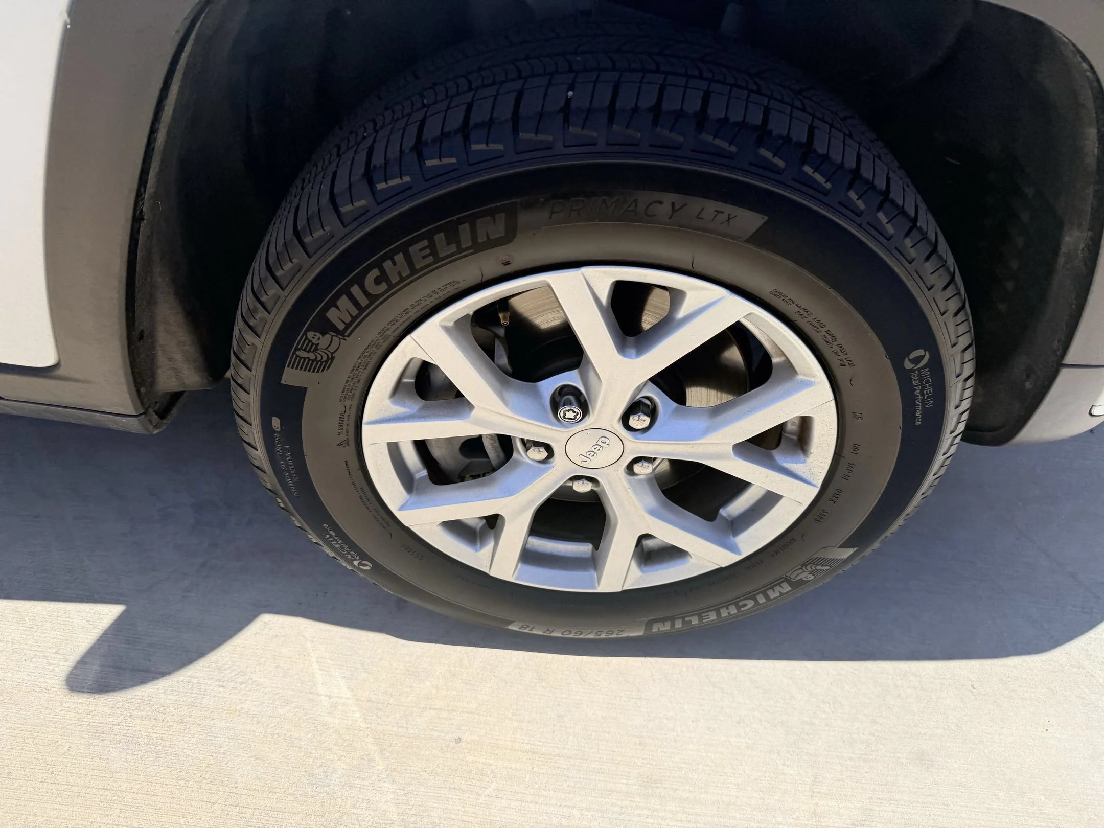 Used 2024 Silver Jeep Limited image 16