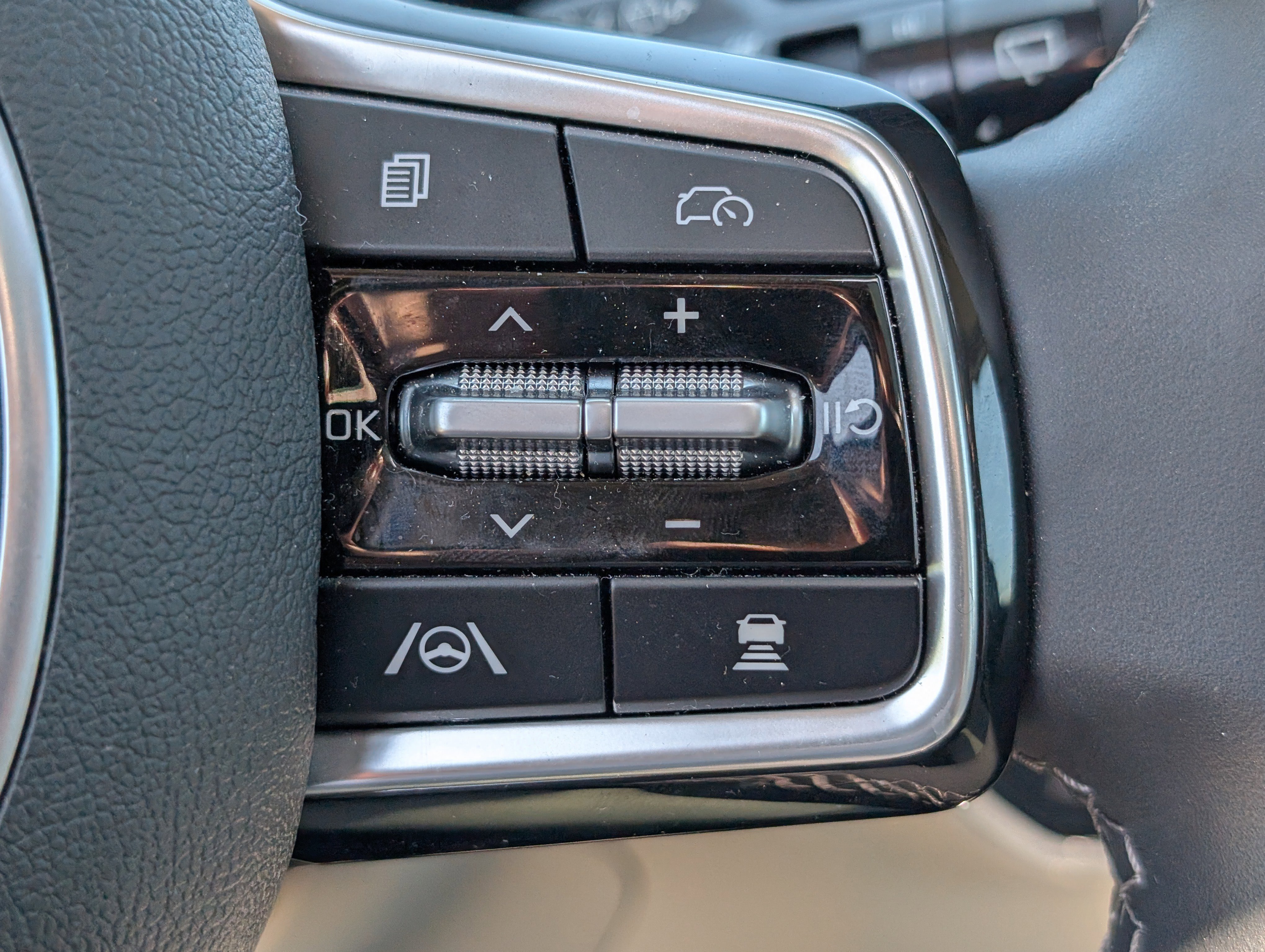 2025 Kia Sorento S - Photo 20