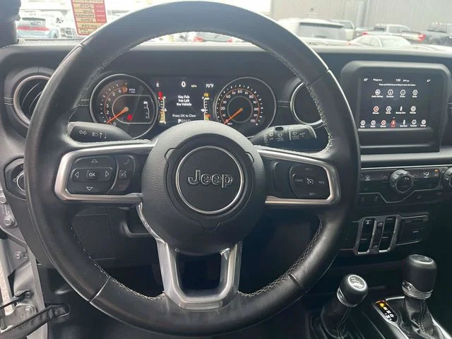 Used 2018 Silver Jeep Unlimited Sahara image 24