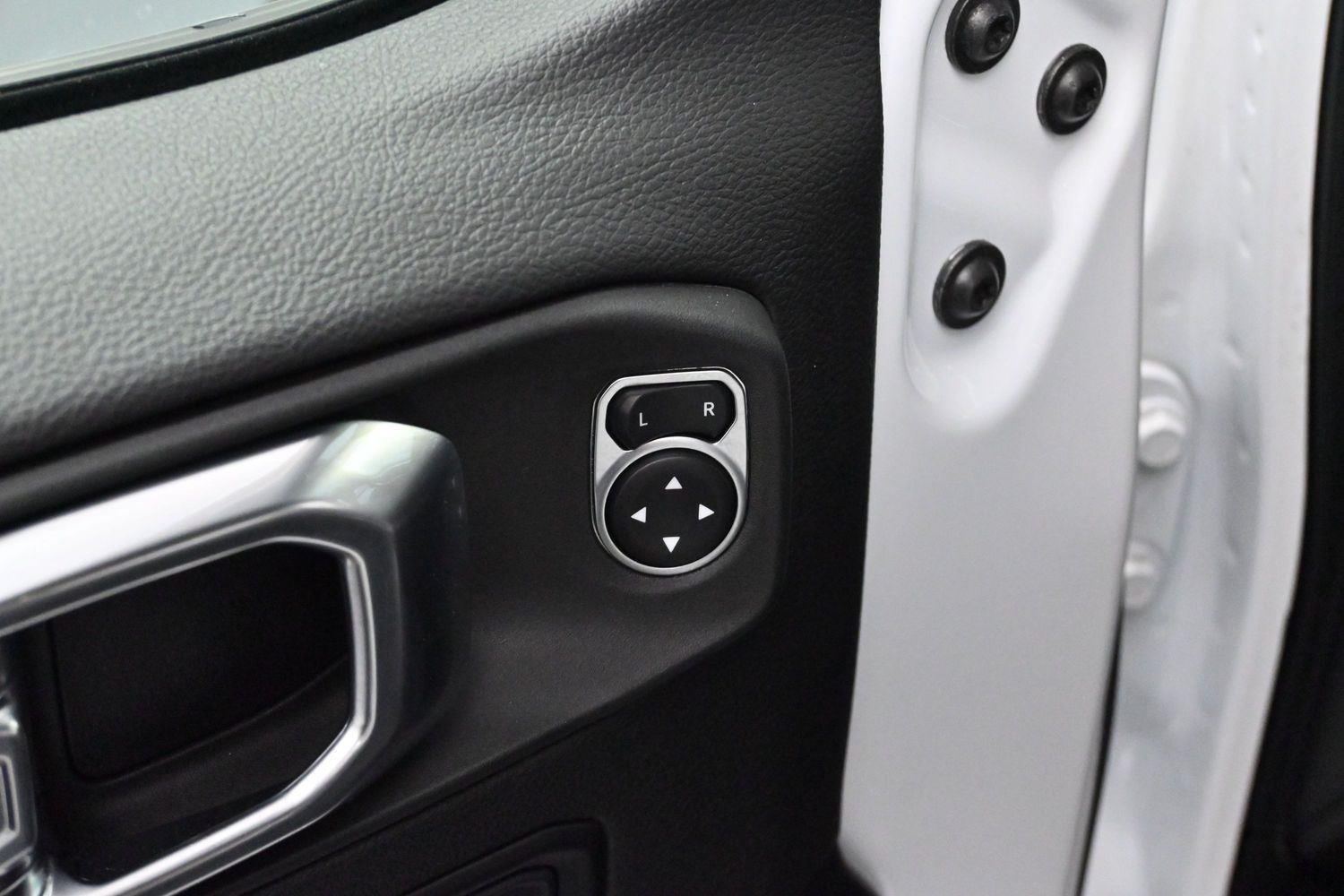 Used 2023 White Jeep Sahara Altitude image 10