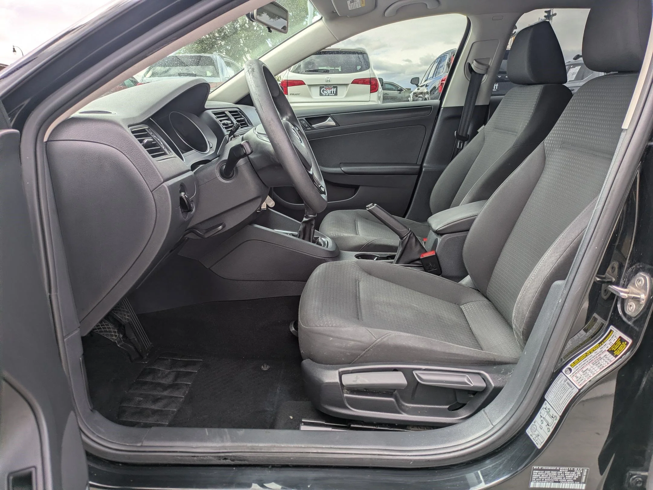 Used 2015 Black Volkswagen 2.0L Base image 14