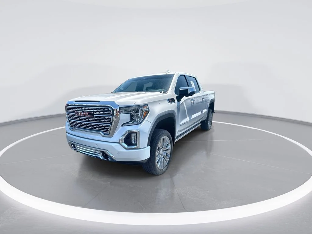 Used 2021 White GMC Denali image 3