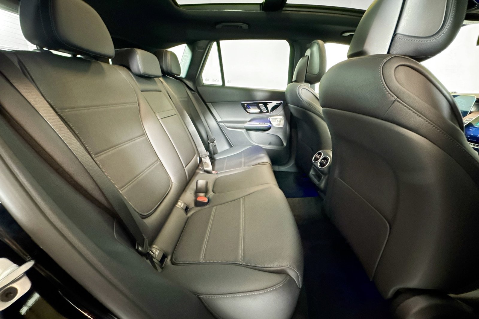 New 2026 Black Mercedes-Benz GLC 300 image 25