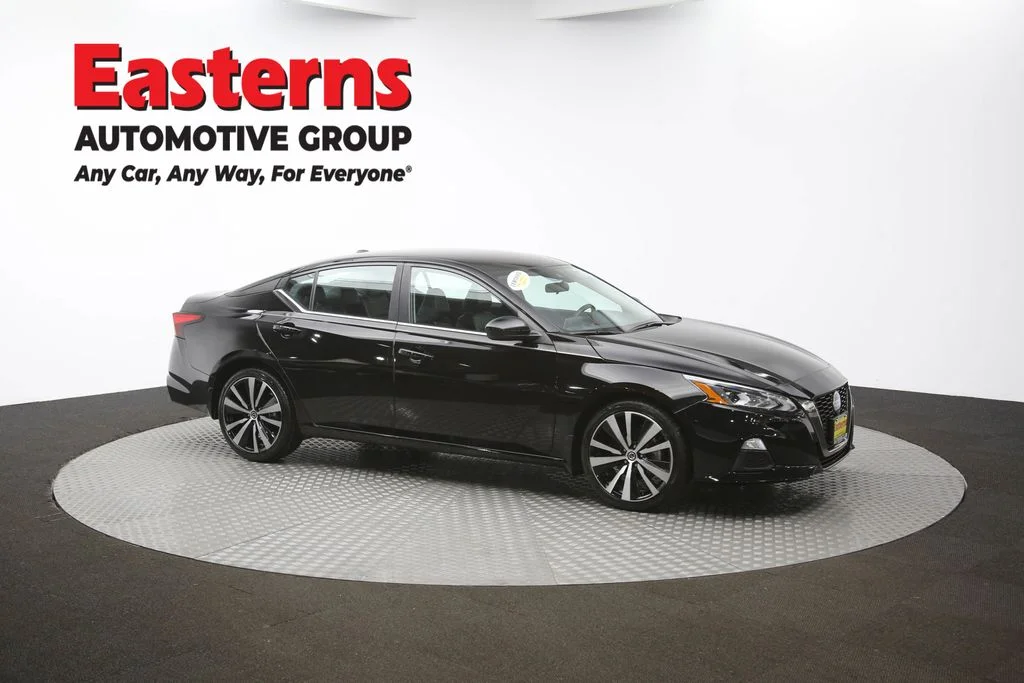 Used 2022 Black Nissan 2.5 SR image 44