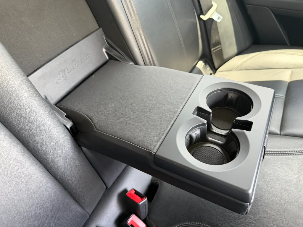 Used 2018 Alfa White Alfa Romeo Base image 28