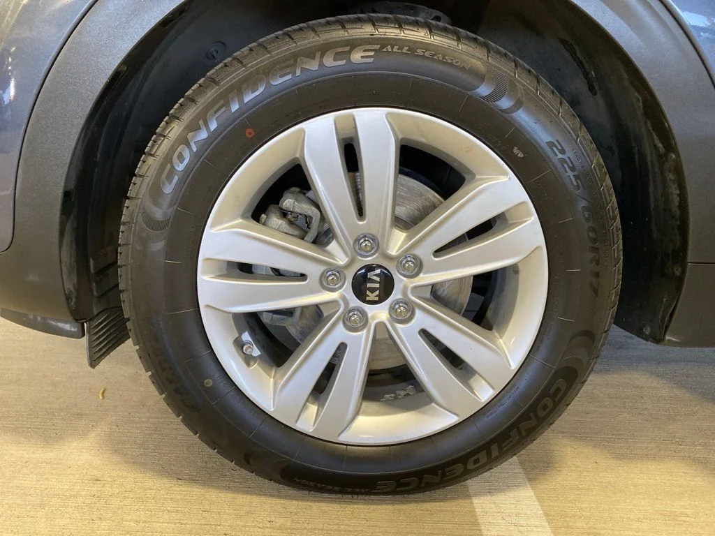Used 2019 Pacific Blue Kia LX image 13