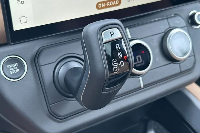 New 2026 Woolstone Green Land Rover S image 21