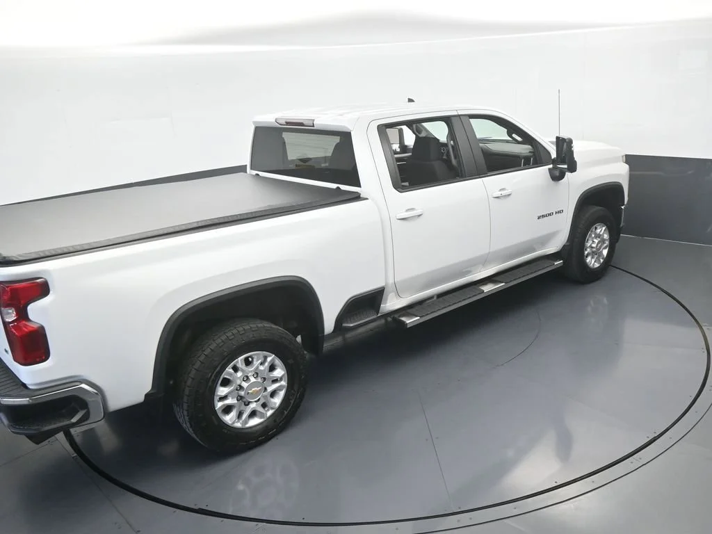 Used 2022 Summit White Chevrolet LT image 46