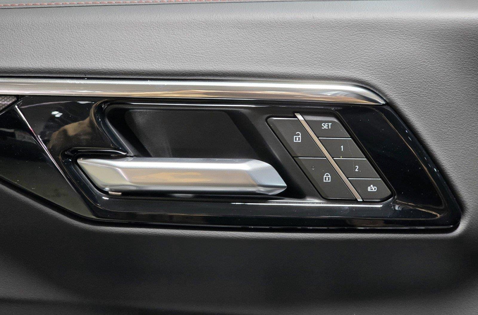 2027 Chevrolet Suburban RST - Photo 25