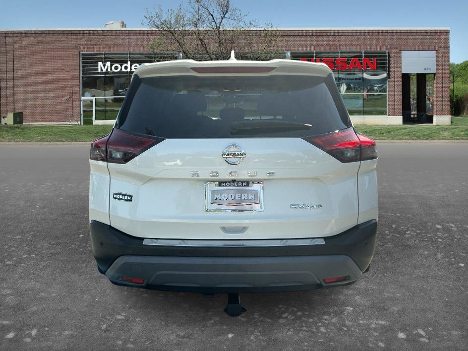 Certified Used 2021 Pearl White Tricoat Nissan SV image 3