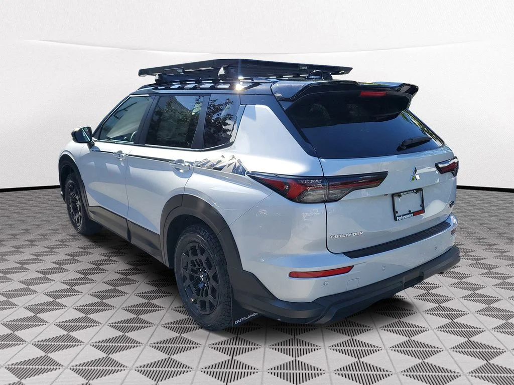 New 2026 White Mitsubishi Trail Edition image 4