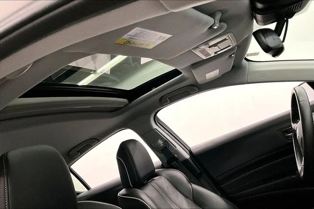 Used 2022 Platinum White Pearl Acura Premium Package image 20