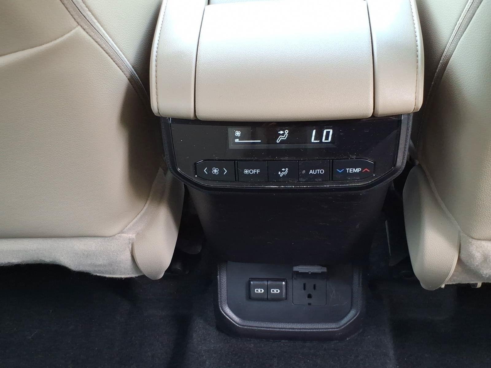 Used 2024 Wind Chill Pearl Toyota Limited image 26
