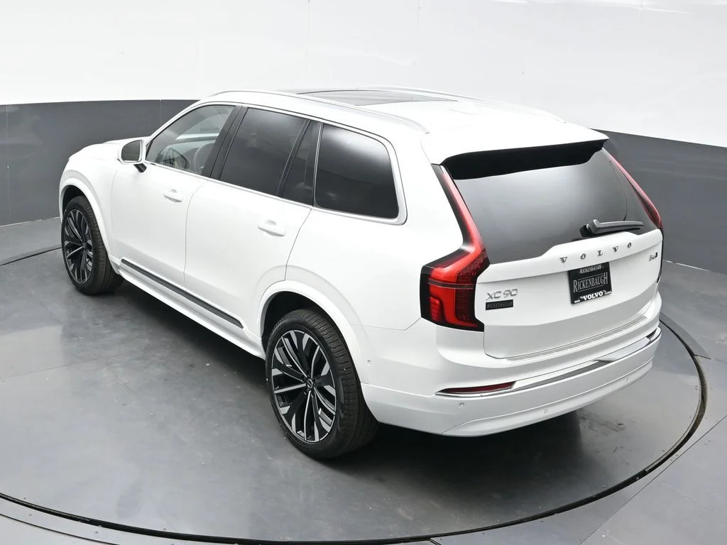 New 2026 Crystal White Volvo Plus image 32