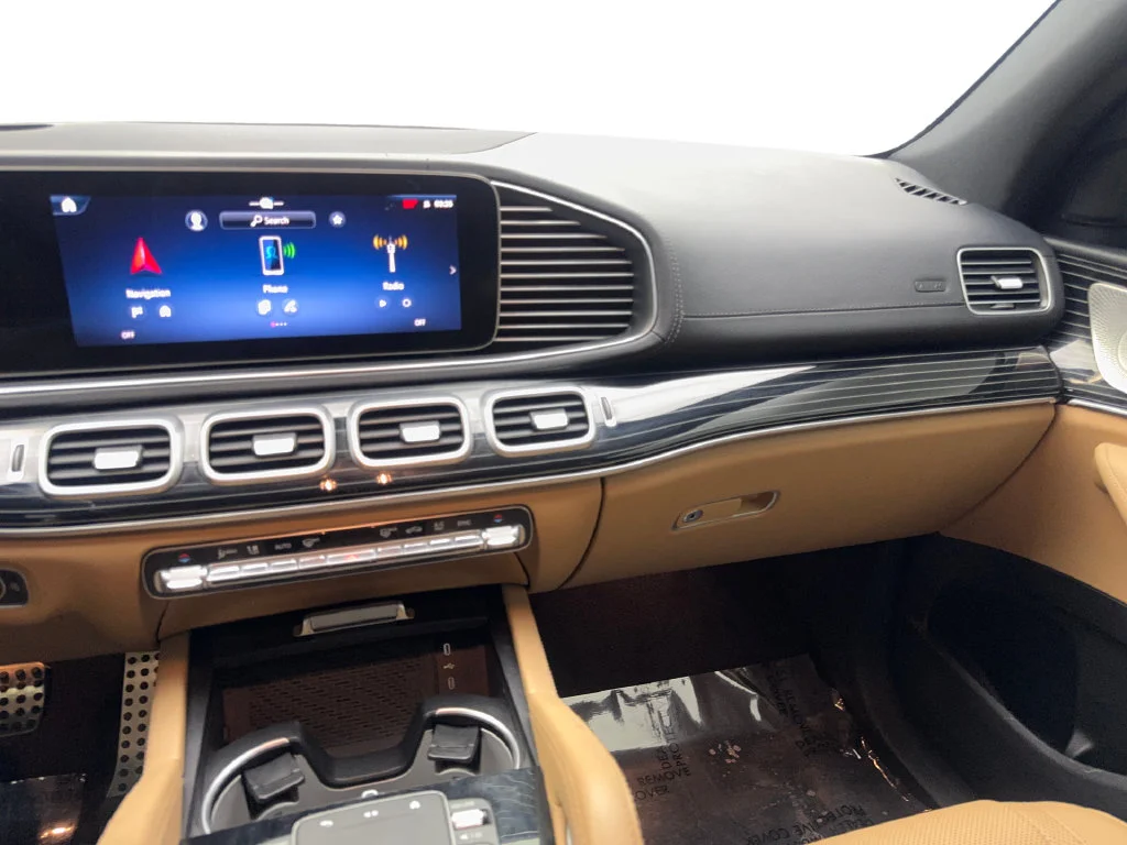 Used 2025 White Mercedes-Benz GLS 450 image 58