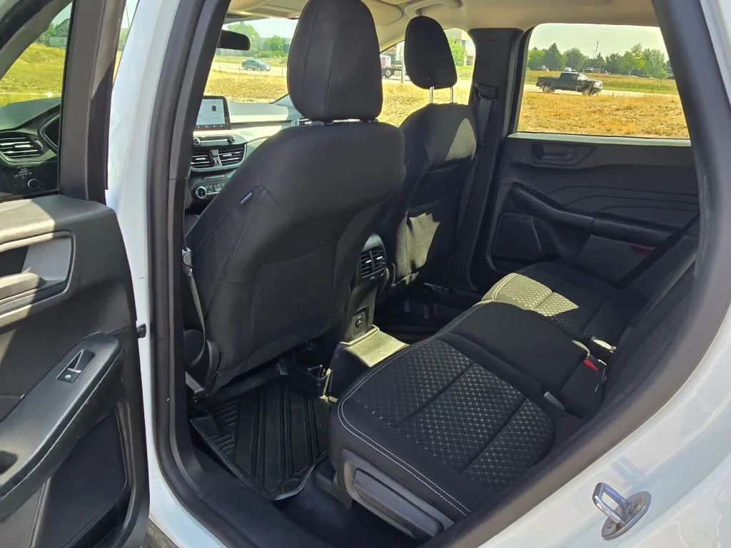 Used 2023 Oxford White Ford Active image 15