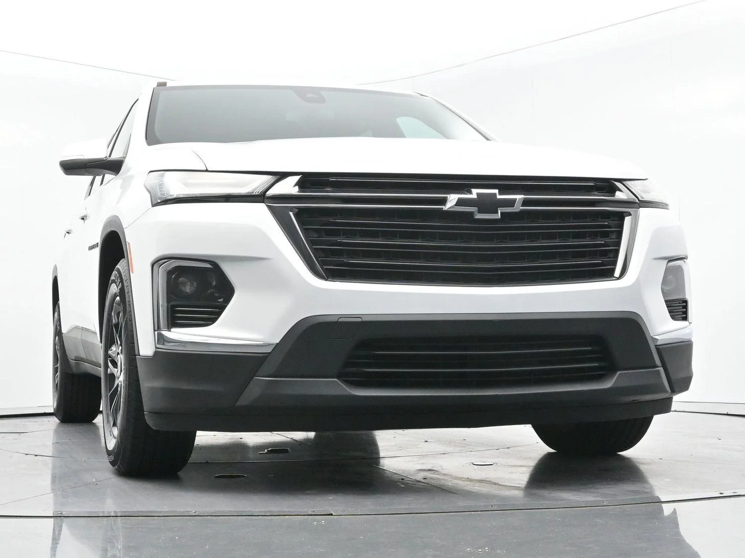 Used 2023 Summit White Chevrolet LT Cloth image 48