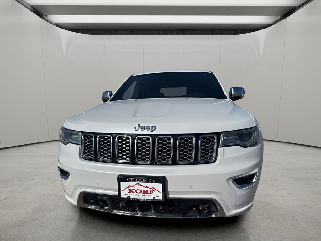 Used 2018 Ivory 3-Coat Jeep Overland image 9