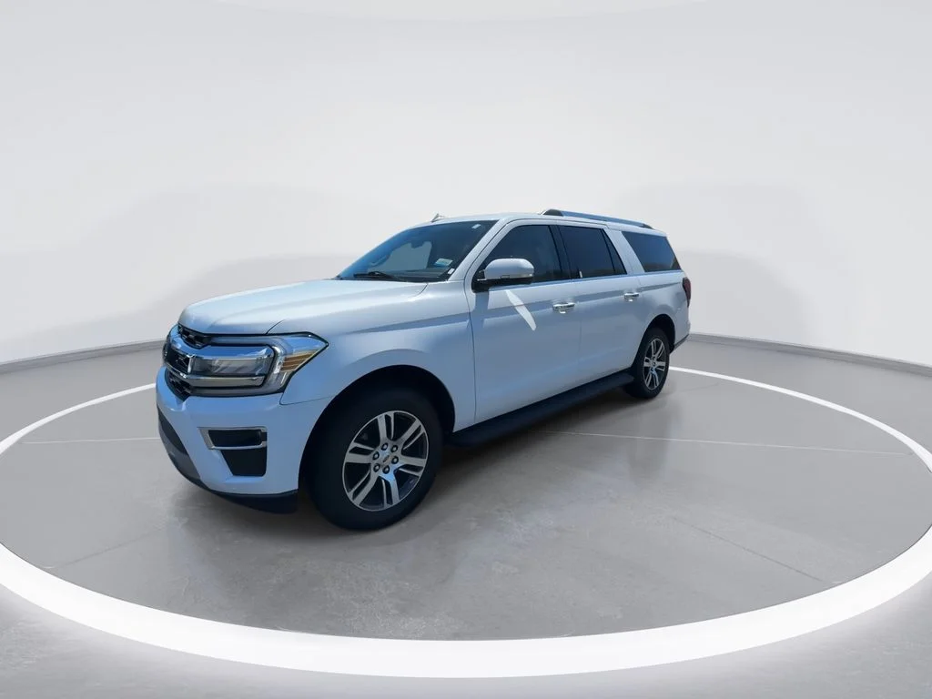 Used 2024 White Ford Limited image 4