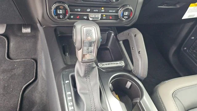 New 2025 Desert Sand Ford Outer Banks 4WD image 32