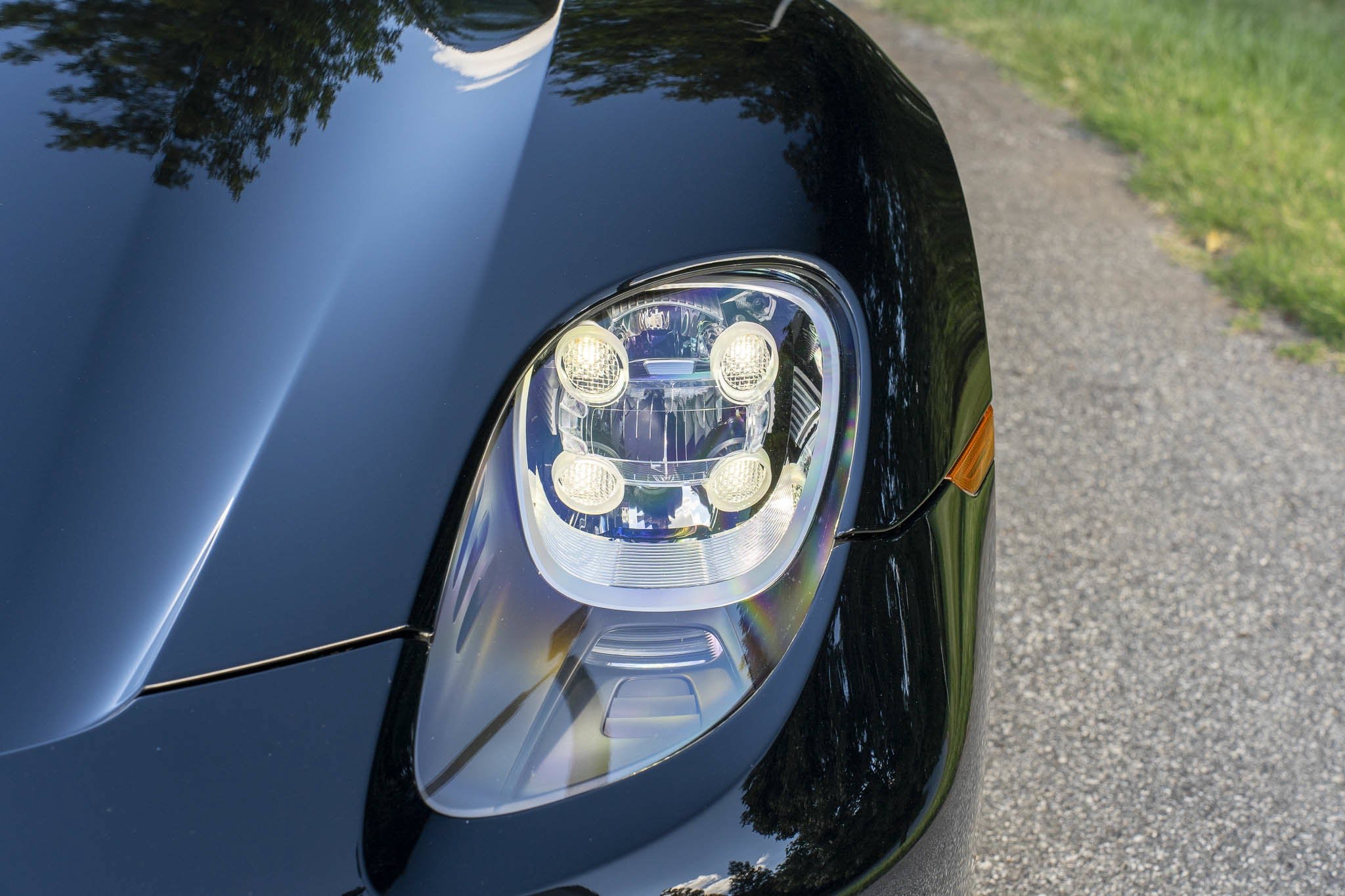 Used 2015 Black Porsche  image 33