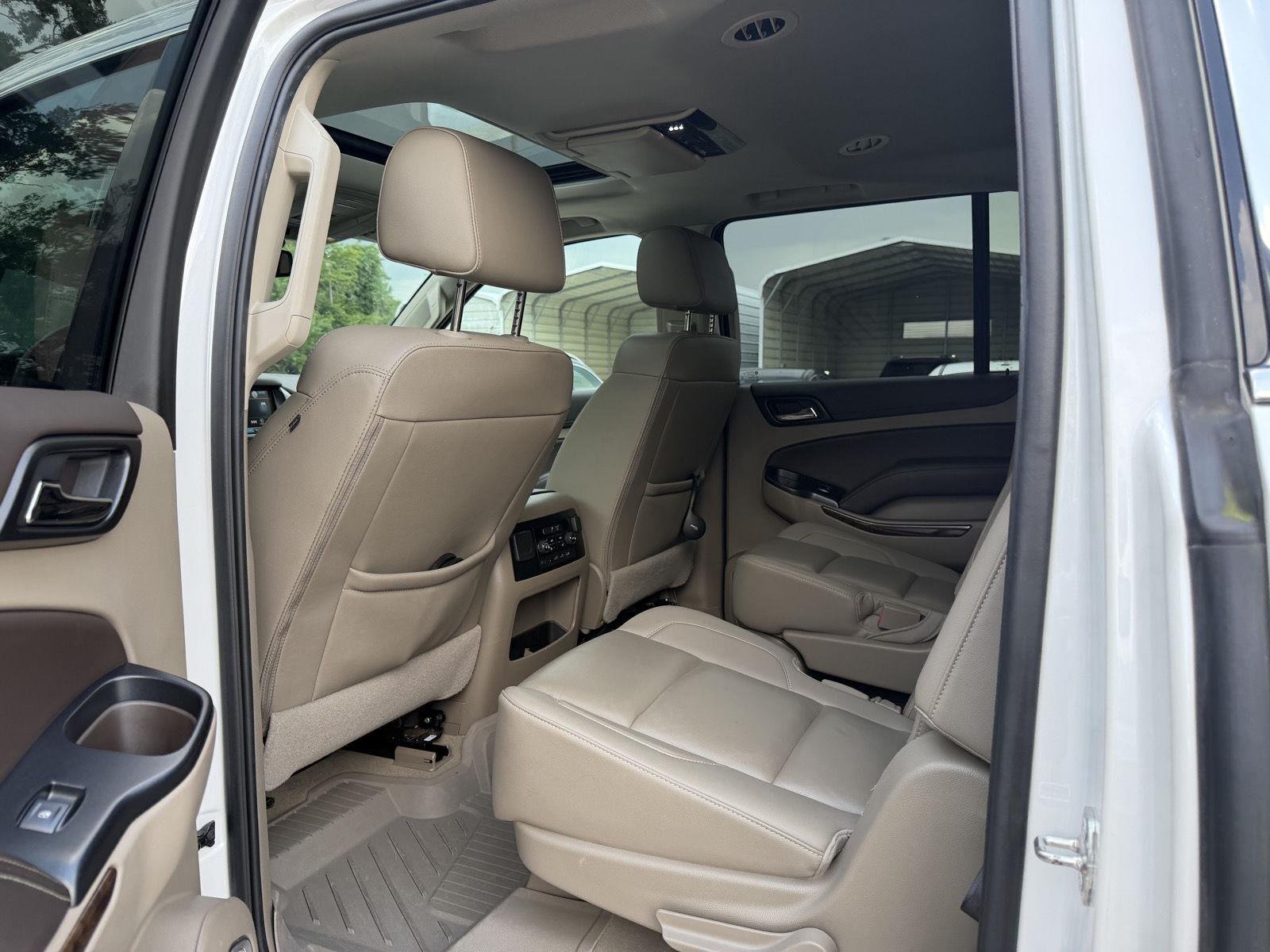 Used 2020 Iridescent Pearl Tricoat Chevrolet LT image 16