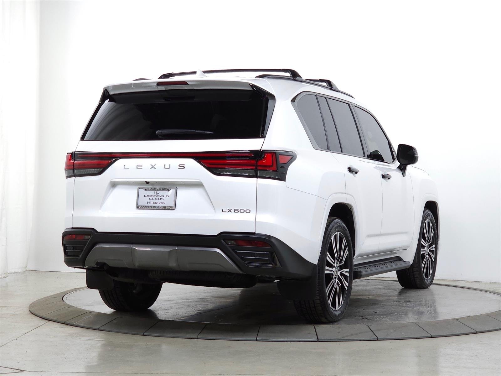2024 Lexus LX Luxury - Photo 10