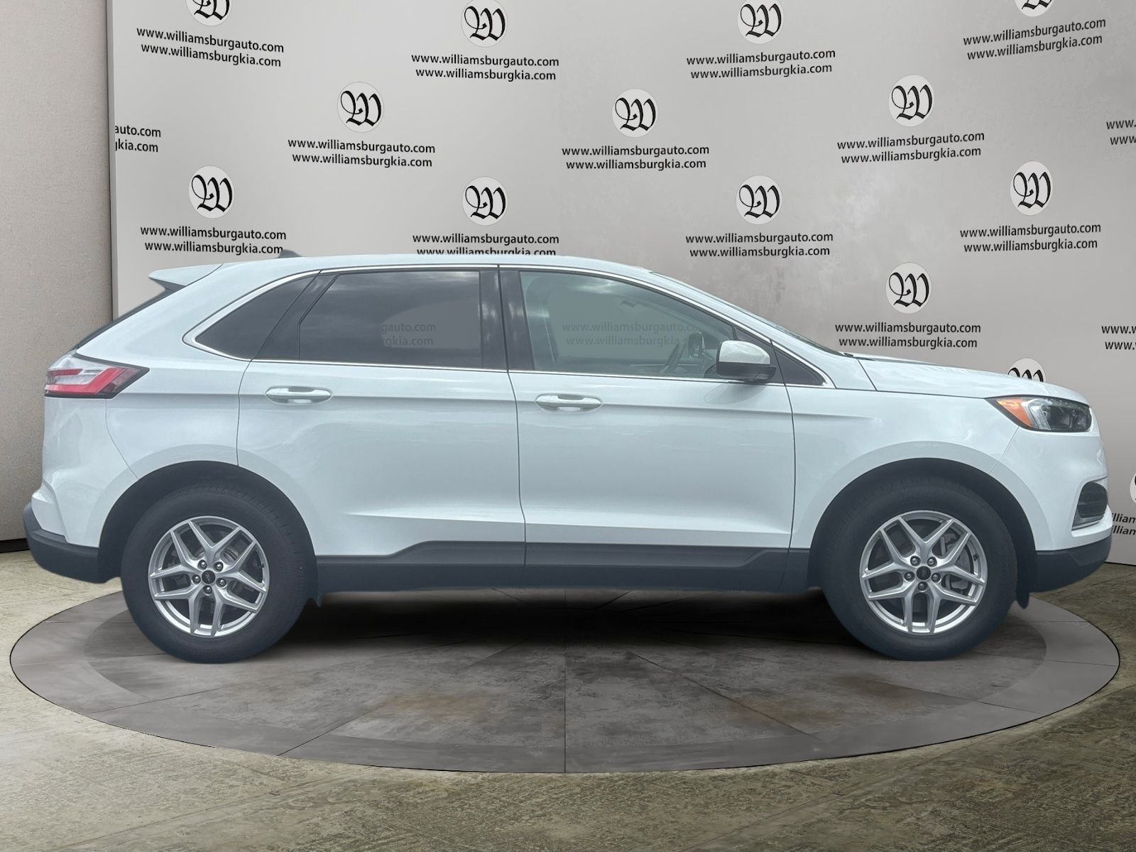 Used 2024 White Ford SEL image 6