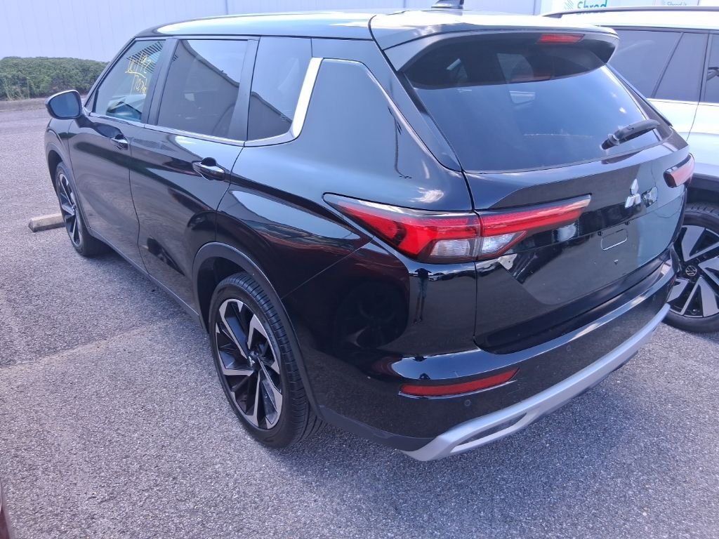 Used 2024  Mitsubishi SE image 3