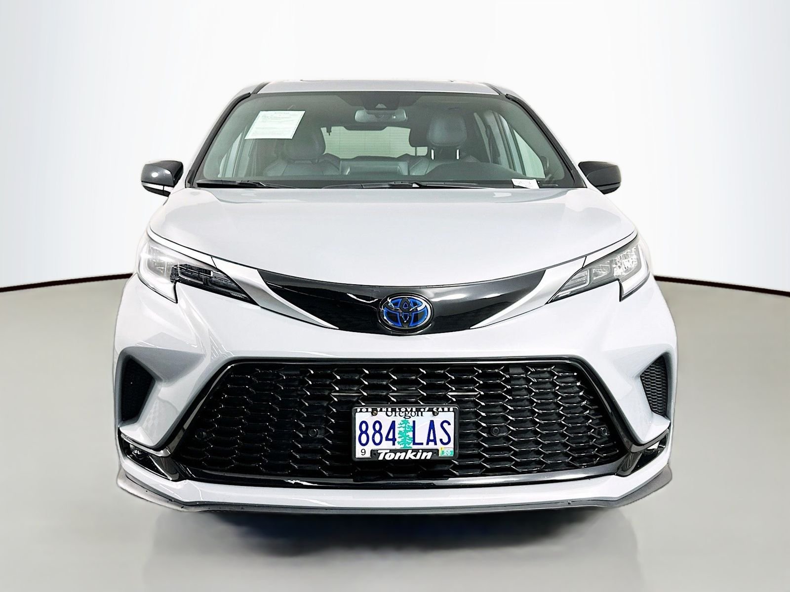 Used 2023 Cement Toyota XSE image 2