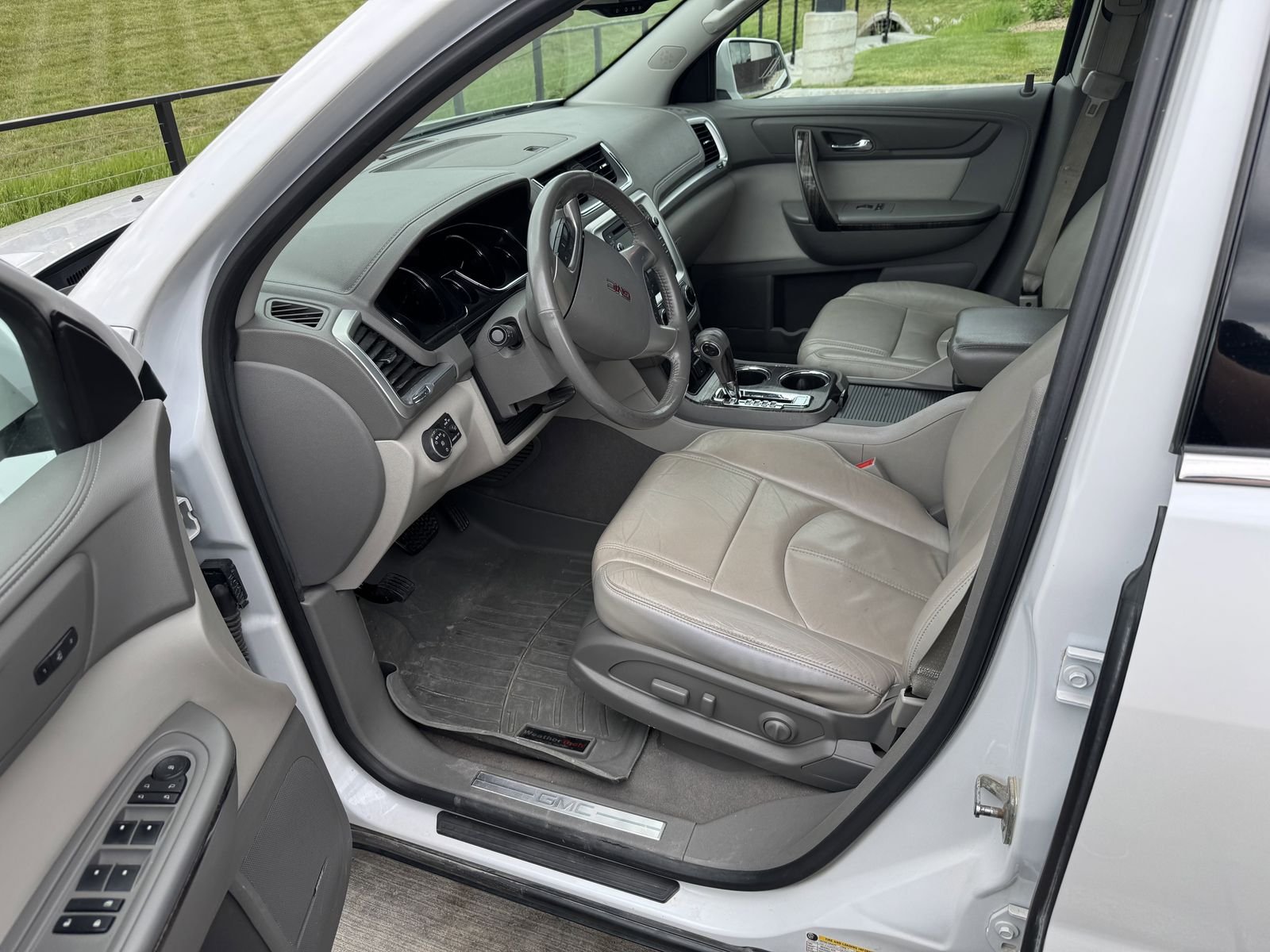 Used 2017 White GMC Limited image 5