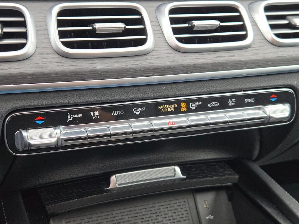 Used 2025  Mercedes-Benz GLS 450 image 30