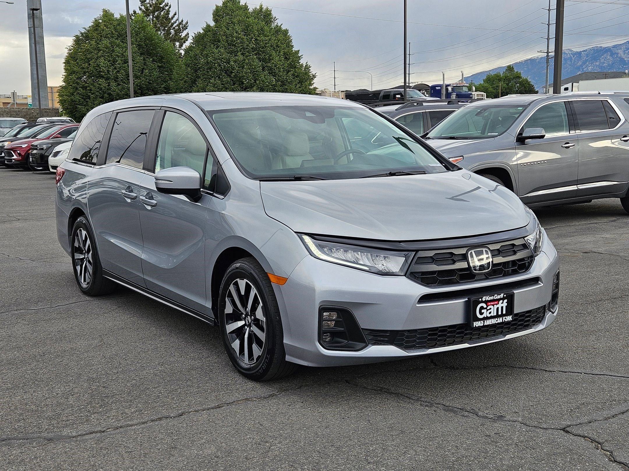 2025 Honda Odyssey EX-L's photo