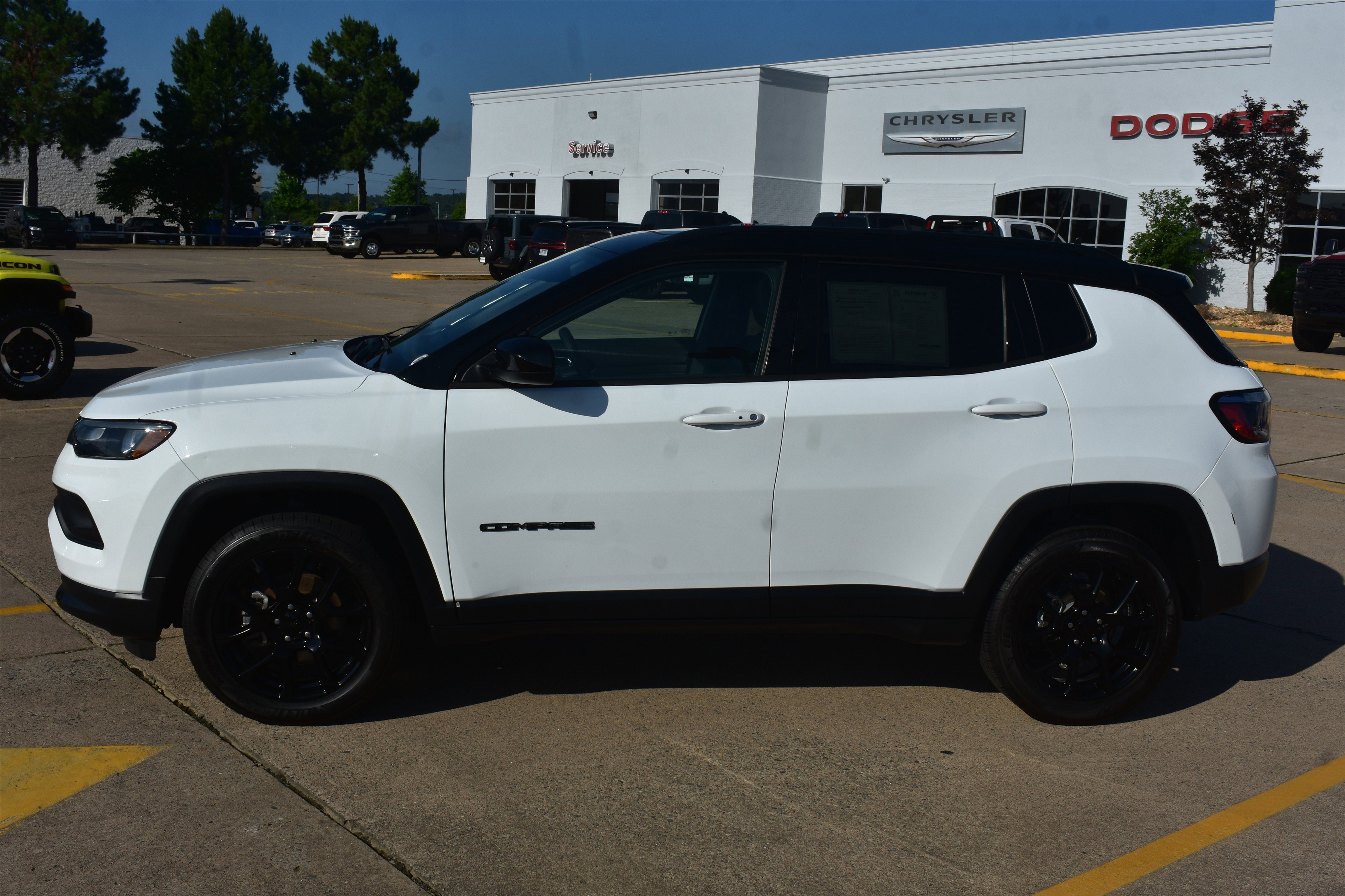 Used 2022 Bright White Clearcoat Jeep Altitude image 9