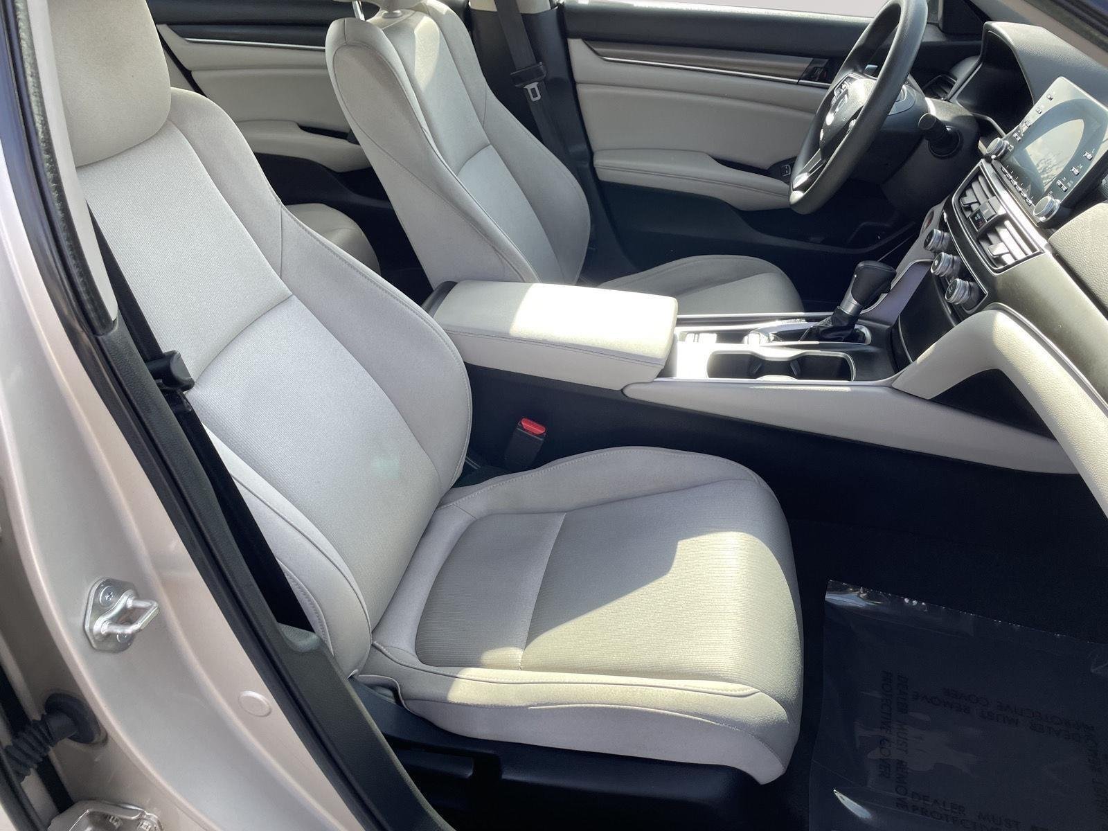 Used 2019 Champagne Frost Pearl Honda LX 1.5T image 27
