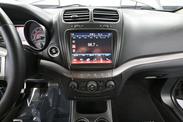 Used 2017 Gray Dodge Crossroad image 30