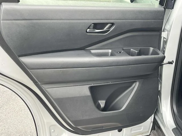 Used 2025 Silver Nissan SV image 16