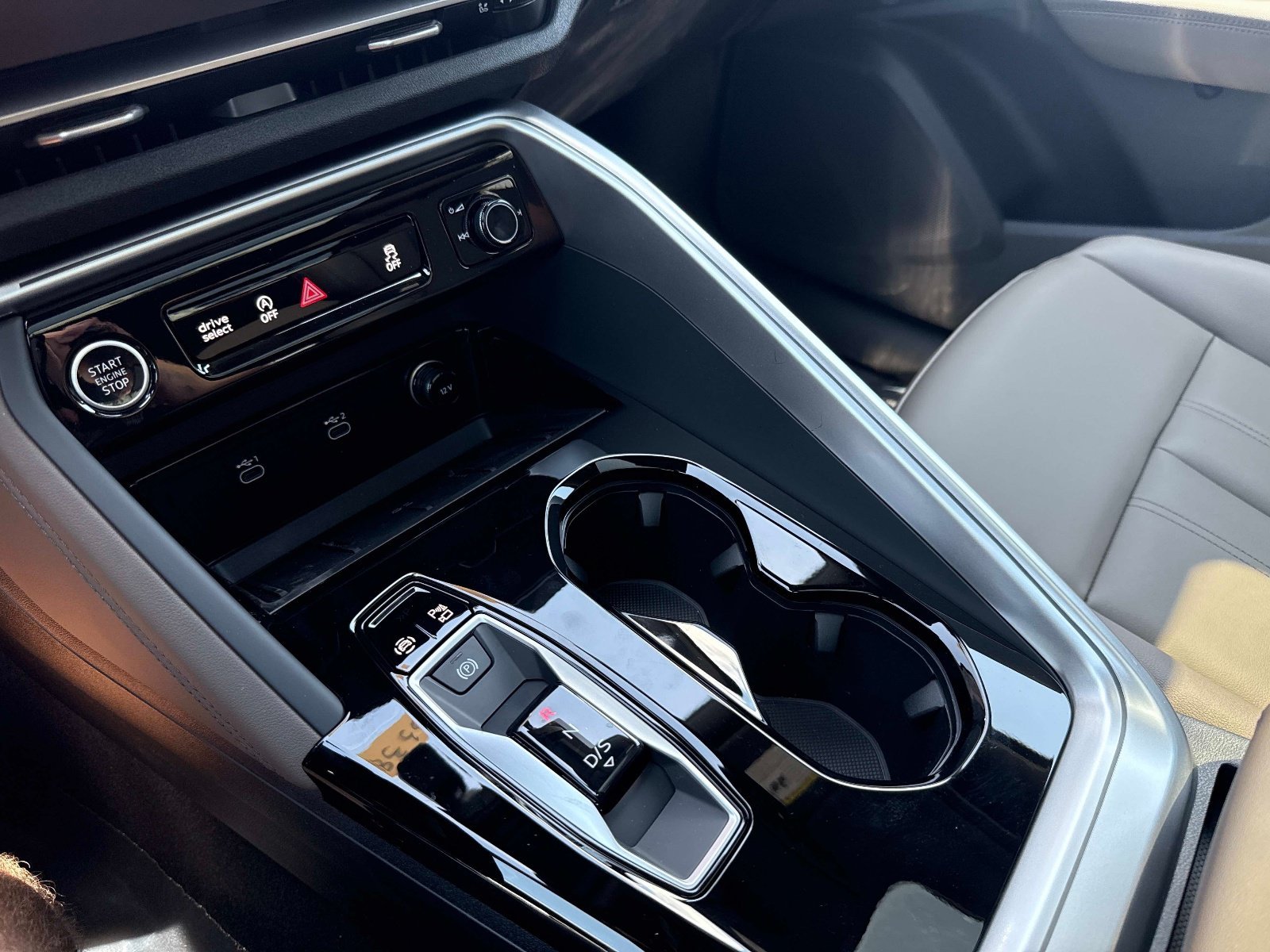 New 2026 Daytona Gray Pearl Effect Audi Premium image 27