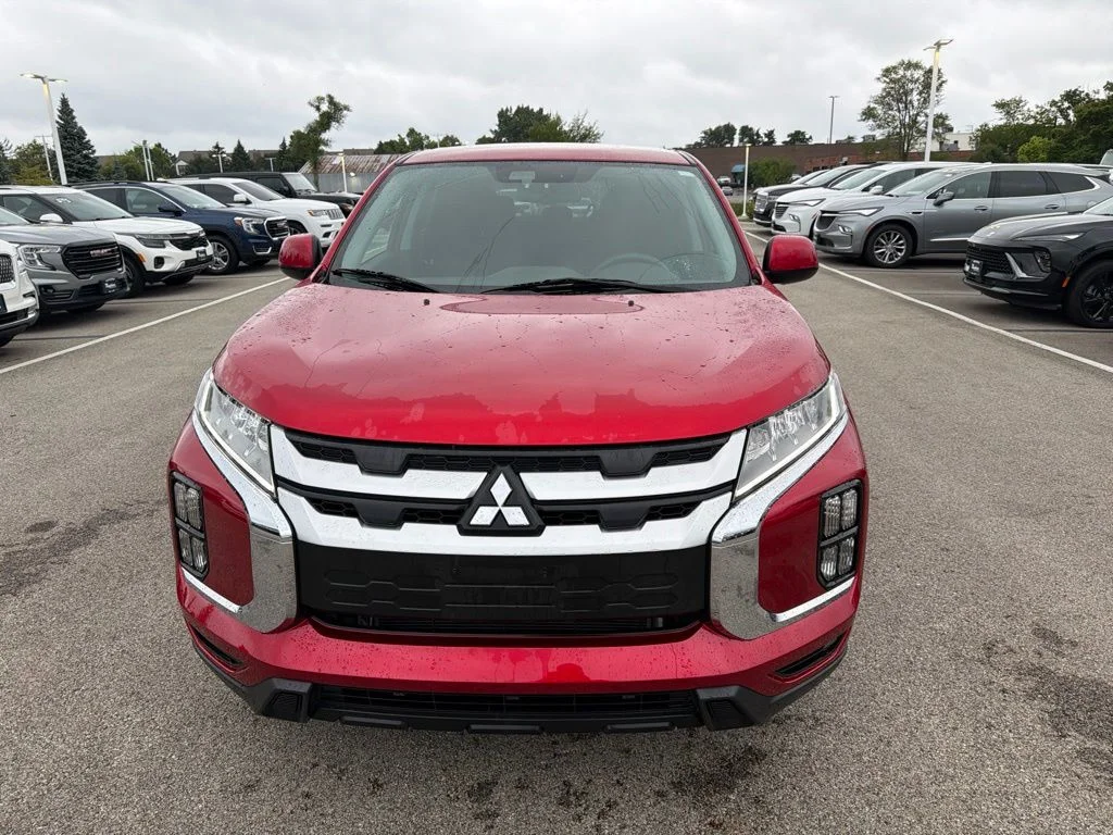 Used 2021  Mitsubishi 2.0 ES image 3