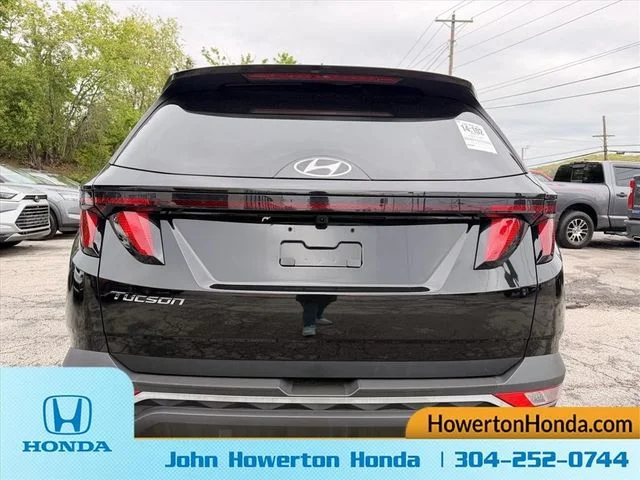 Used 2024 Black Hyundai SEL image 5
