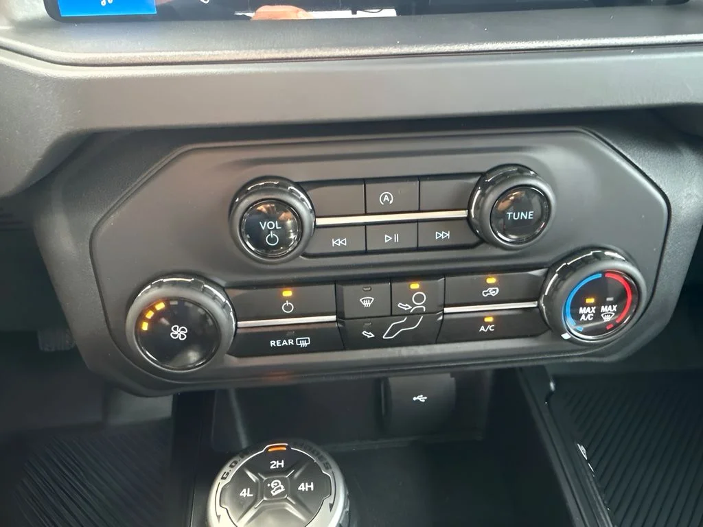 Used 2025 Gray Ford Base image 11