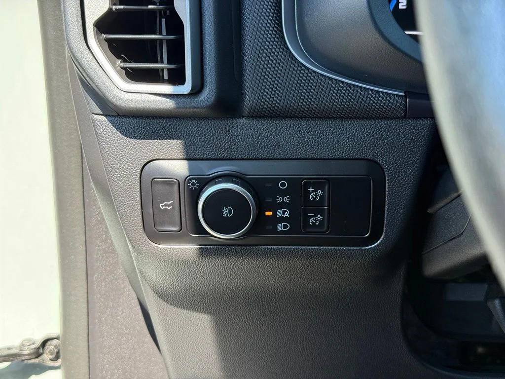 Used 2023 Green Ford Outer Banks image 16