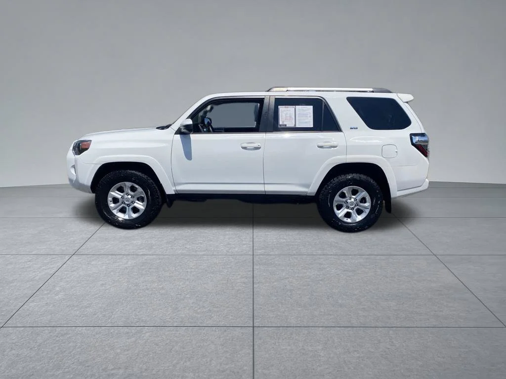 Used 2021 White Toyota SR5 image 3