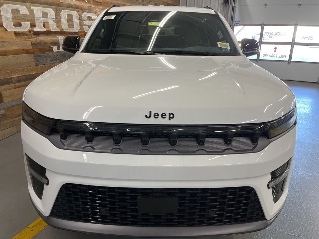 New 2026 Bright White Clear-Coat Exterior Paint Jeep Limited Altitude image 8