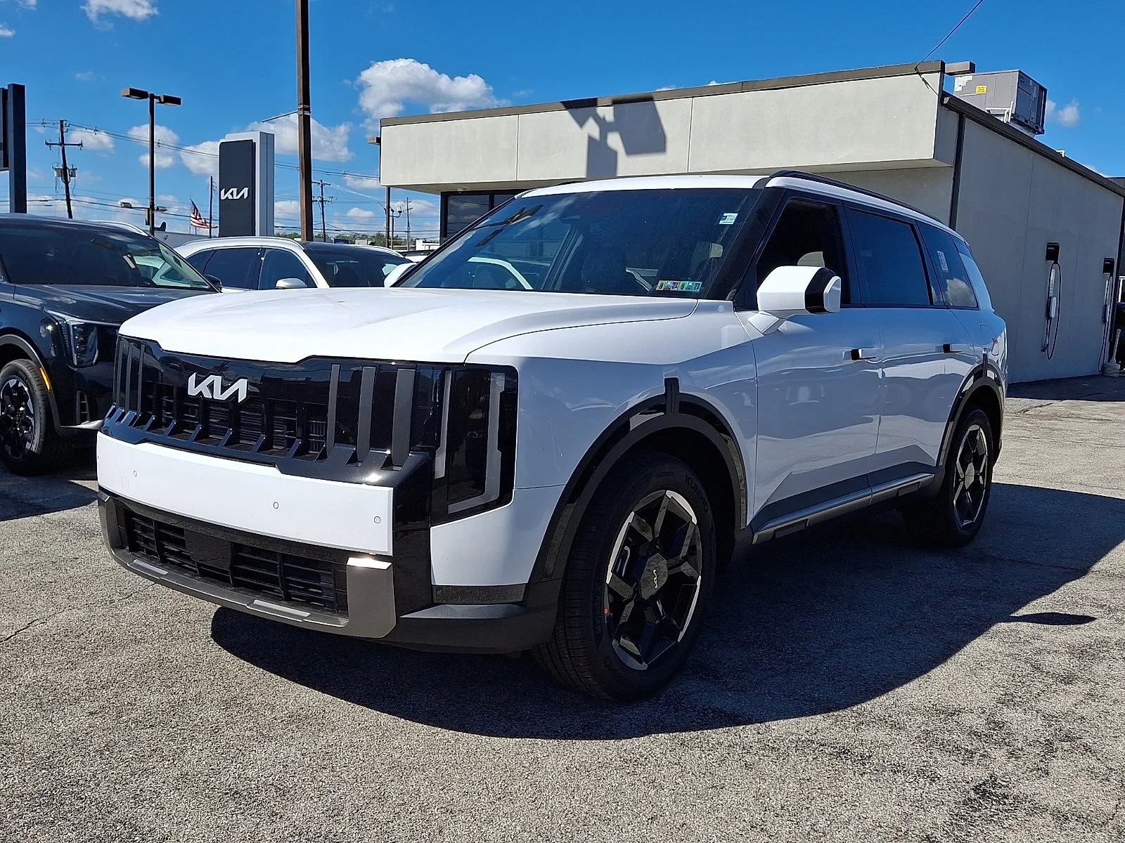 New 2027 White Kia EX image 4