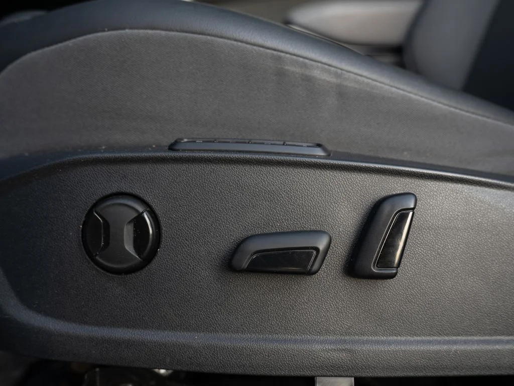 Used 2023 Black Volkswagen Pro S Plus image 20