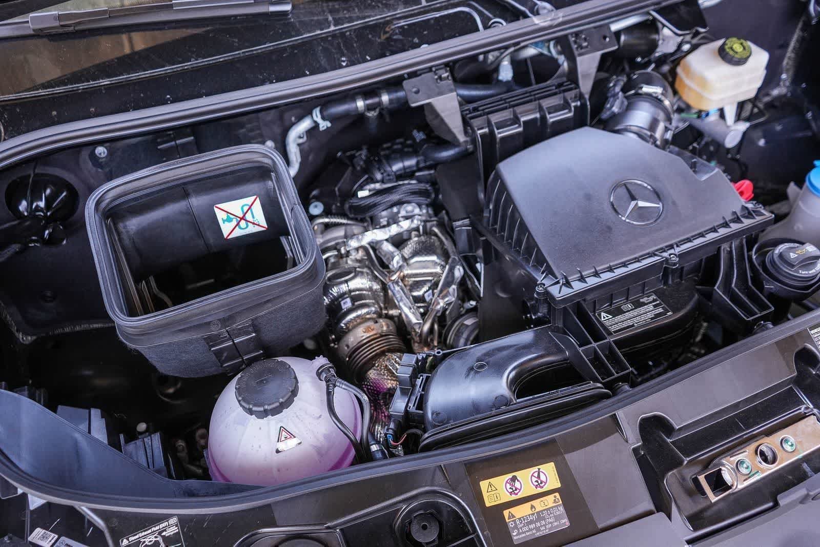 New 2026 Obsidian Black Metallic Mercedes-Benz Passenger 170WB High Roof RWD 2.0L I4 Diesel Turbo image 36
