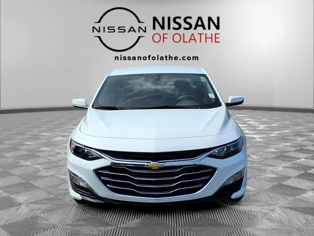 Used 2024 White Chevrolet LT image 31