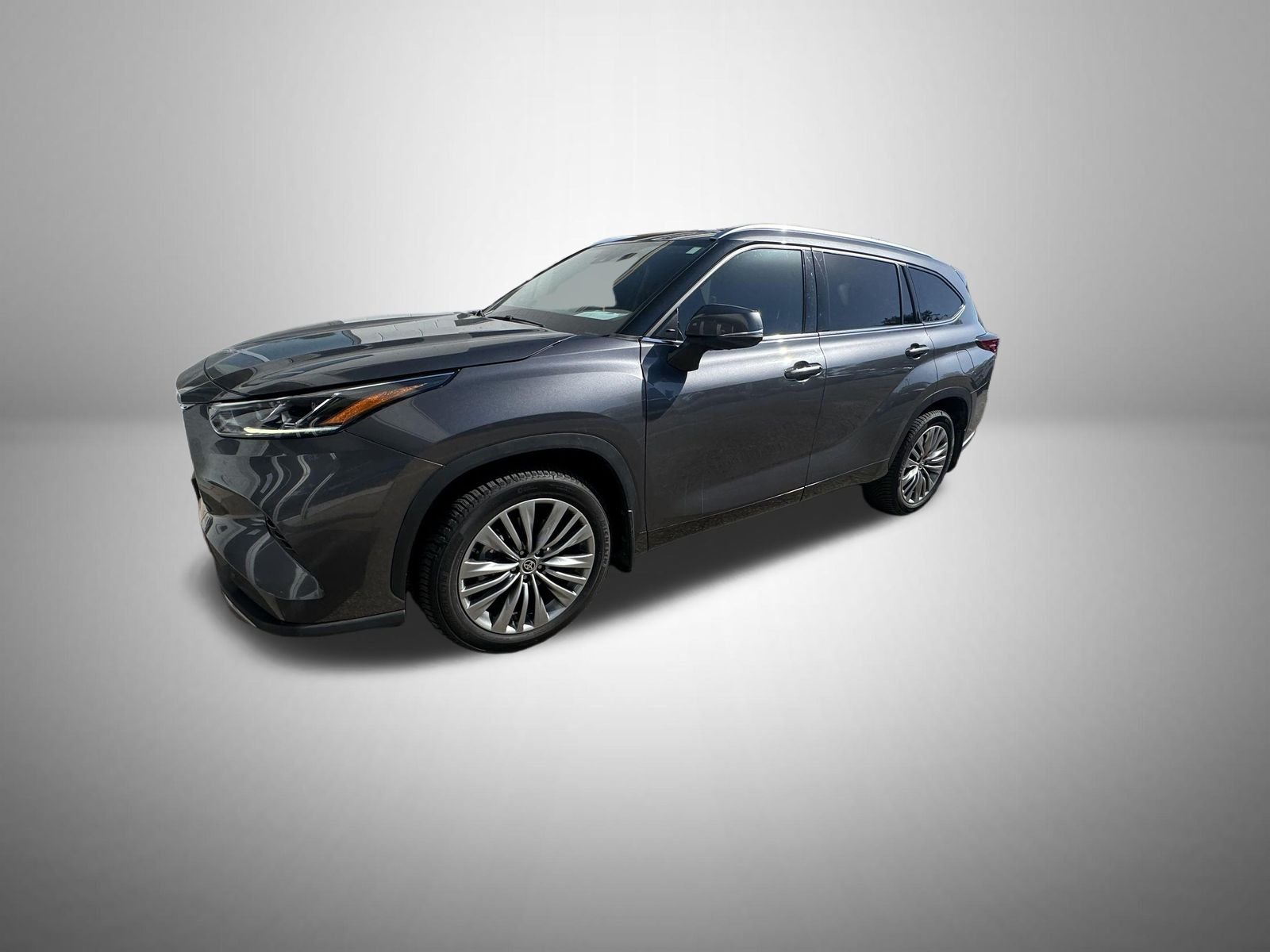 Used 2022 Gray Toyota Platinum image 3