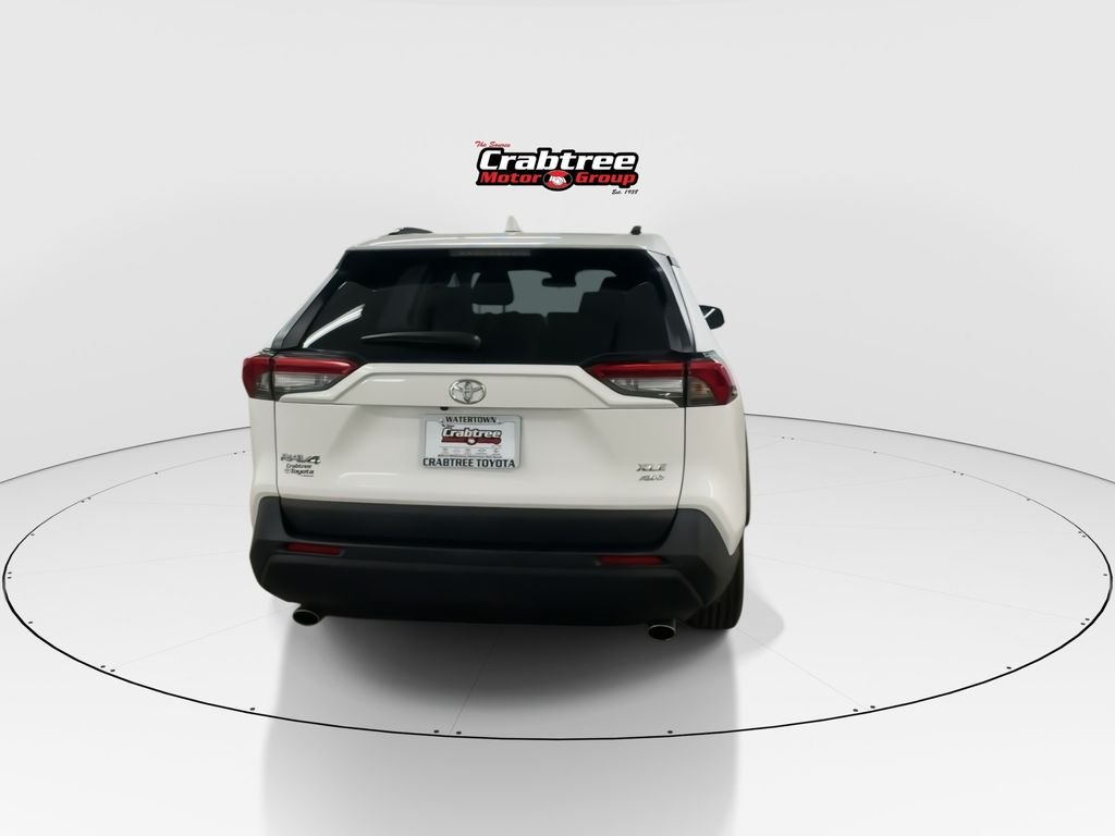 Used 2025 White Toyota XLE image 7